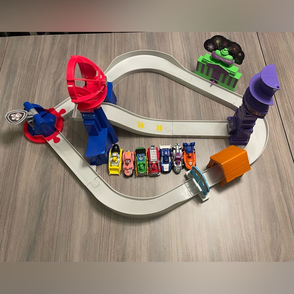 PAW Patrol True Metal Total City Rescue Set- full set